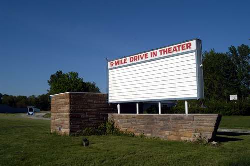 5 Mile Drive-In Theatre - Marquee 2004